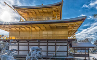 金箔をあしらった金閣寺